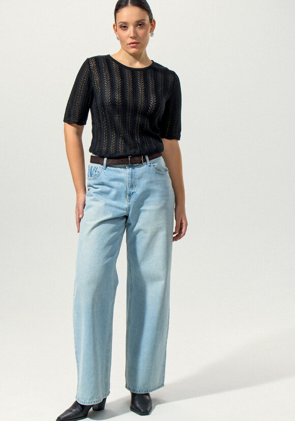 Джемпер с ажурным вертикальным рисунком шир.  580, рис. 1