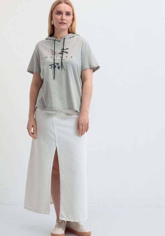 Футболка с капюшоном и принтом шир.  580, рис. 17