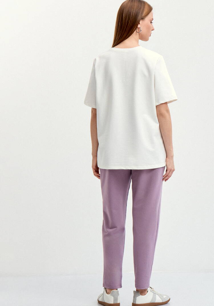 Костюм с флористическим принтом на футболке шир.  750, рис. 37