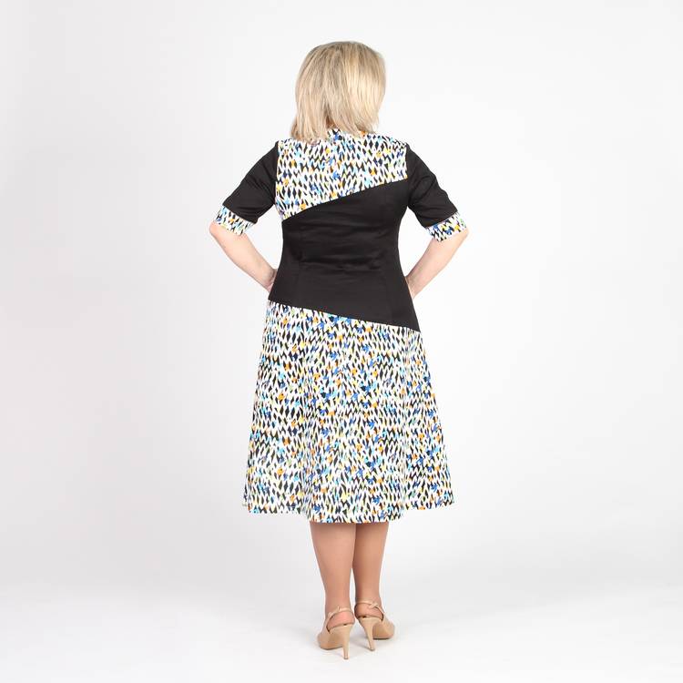 Платье А силуэта с декоративными элементами шир.  750, рис. 4