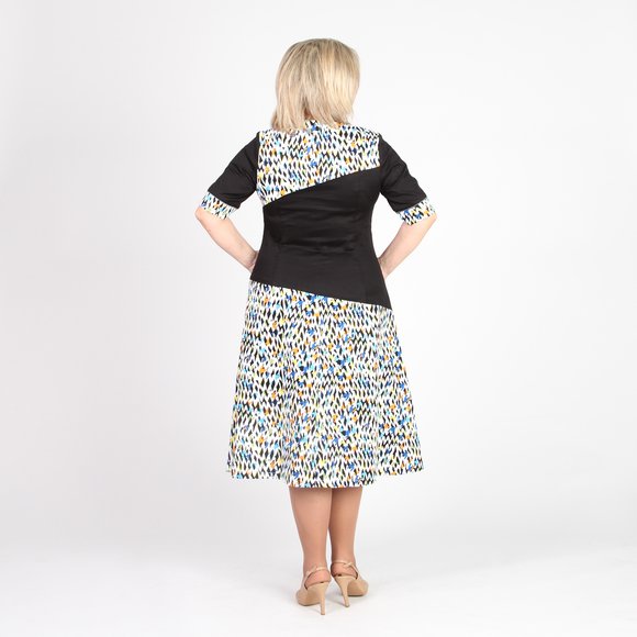 Платье А силуэта с декоративными элементами шир.  580, рис. 4