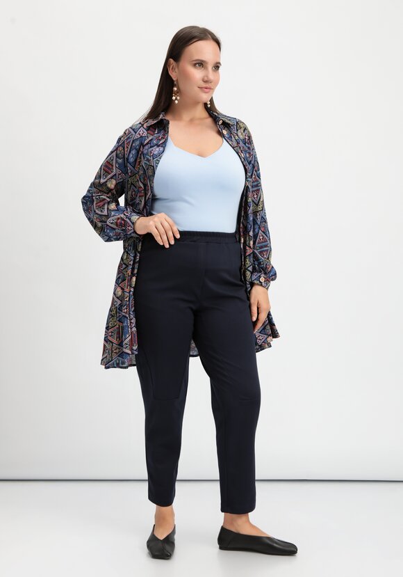 Брюки оригинального кроя на резинке шир.  580, рис. 28