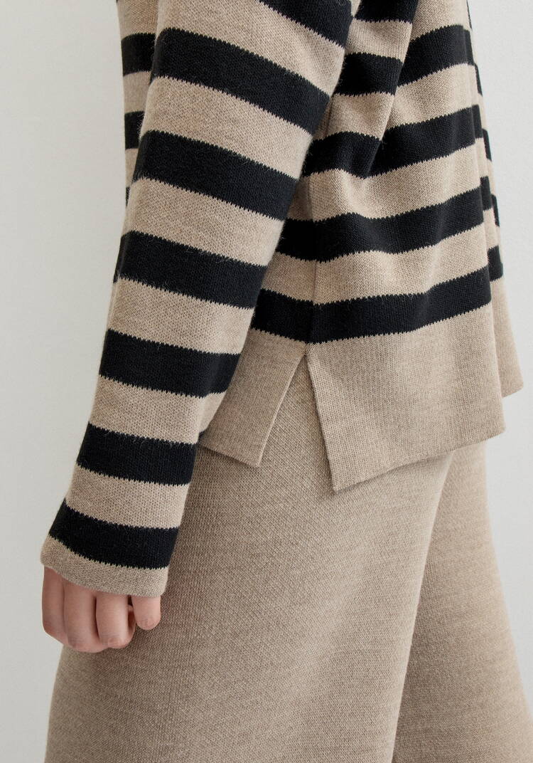 Свитер в полоску с высокой горловиной шир.  750, рис. 14