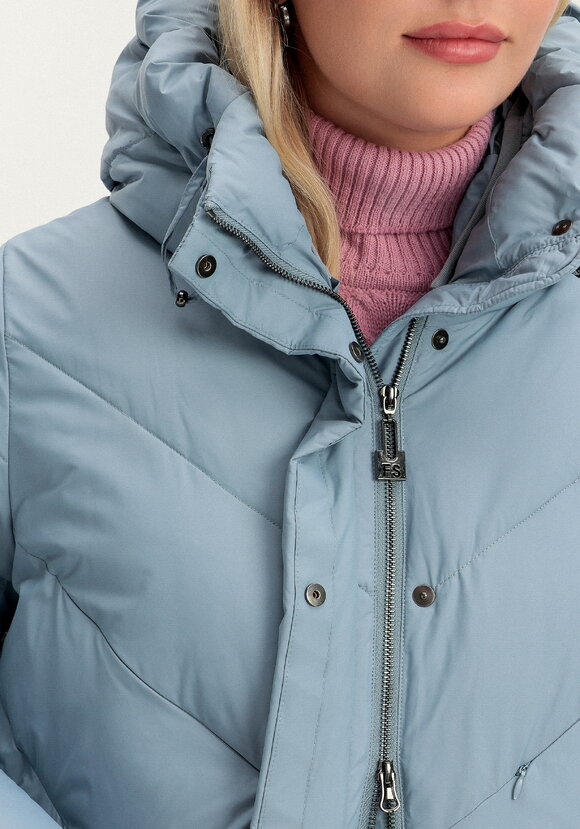 Пуховик стеганый свободного кроя с капюшоном шир.  580, рис. 48