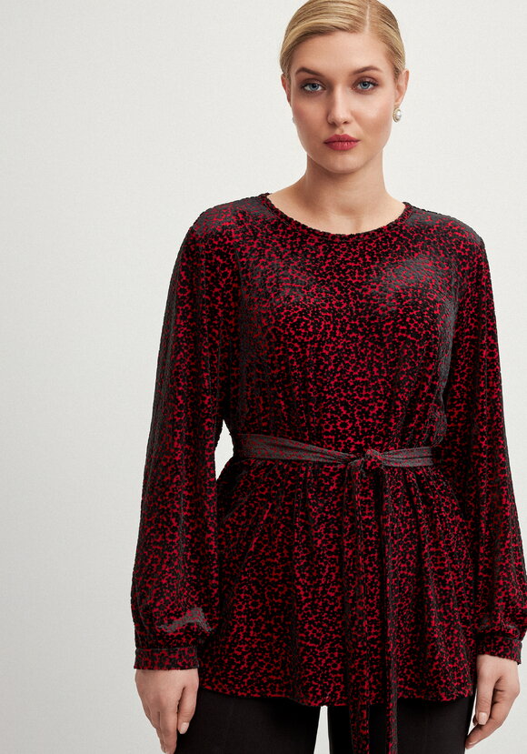 Блуза с фактурным рисункoм шир.  580, рис. 12