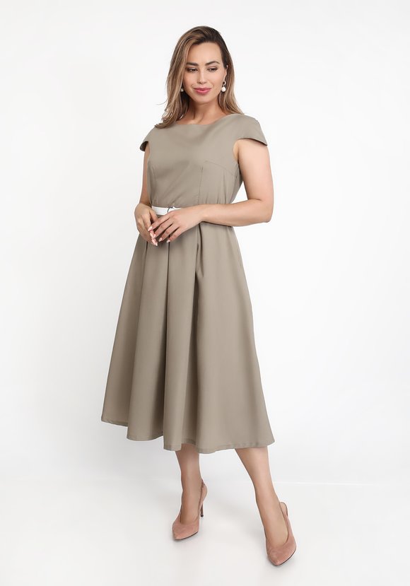 Платье с поясом и коротким рукавом шир.  580, рис. 1