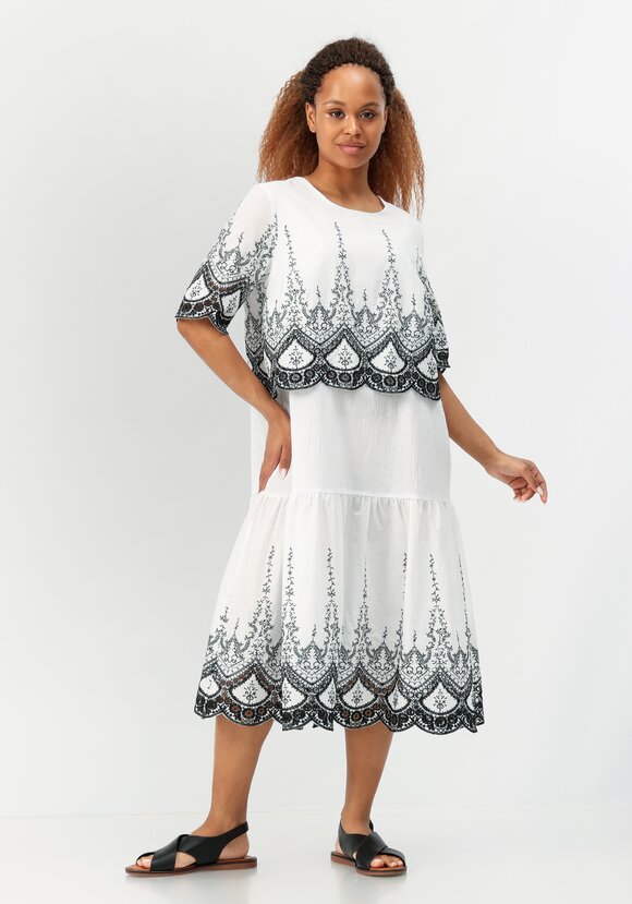 Платье свободного кроя с вышивкой шир.  580, рис. 1