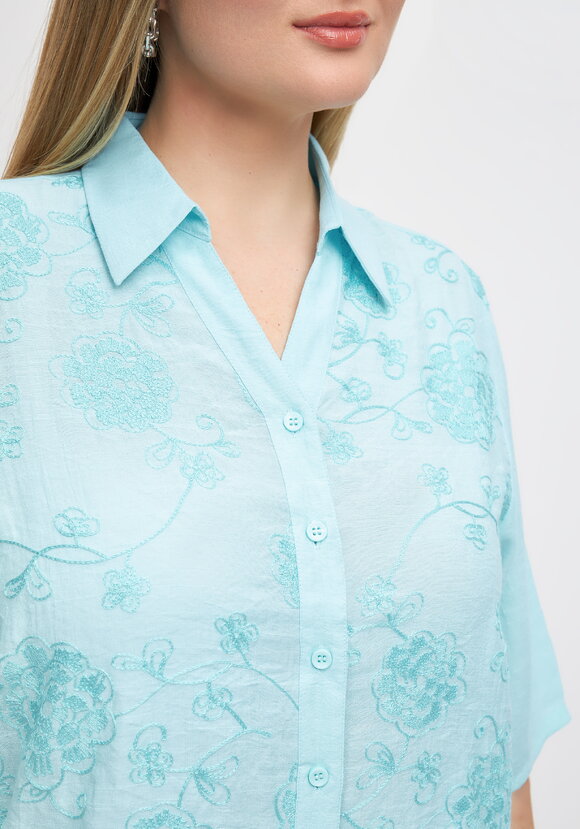 Блуза с фактурным узором на пуговицах шир.  580, рис. 11