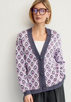 Кардиган с рисунком по стану и рукавам