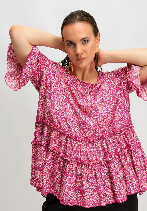 Блуза с воланом по низу и на рукавах шир.  580, рис. 8