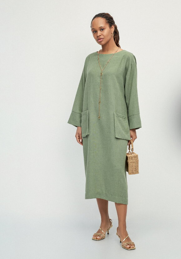 Платье изо льна с объемными карманами шир.  580, рис. 15