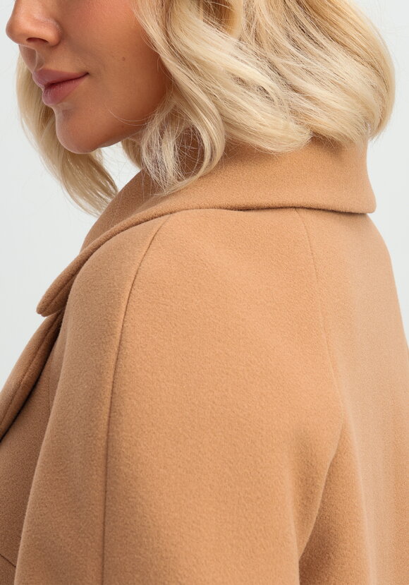 Пальто на подкладе однобортное шир.  580, рис. 19