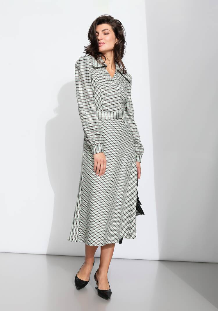 Платье из костюмной ткани в клетку шир.  750, рис. 7