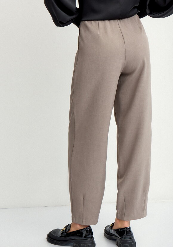 Брюки со складками свободные шир.  580, рис. 3