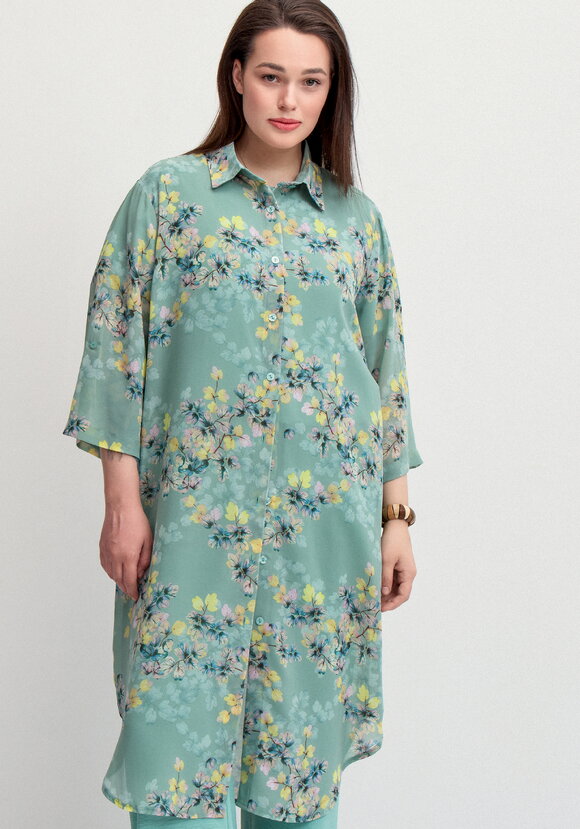 Рубашка с флористическим принтом шир.  580, рис. 4