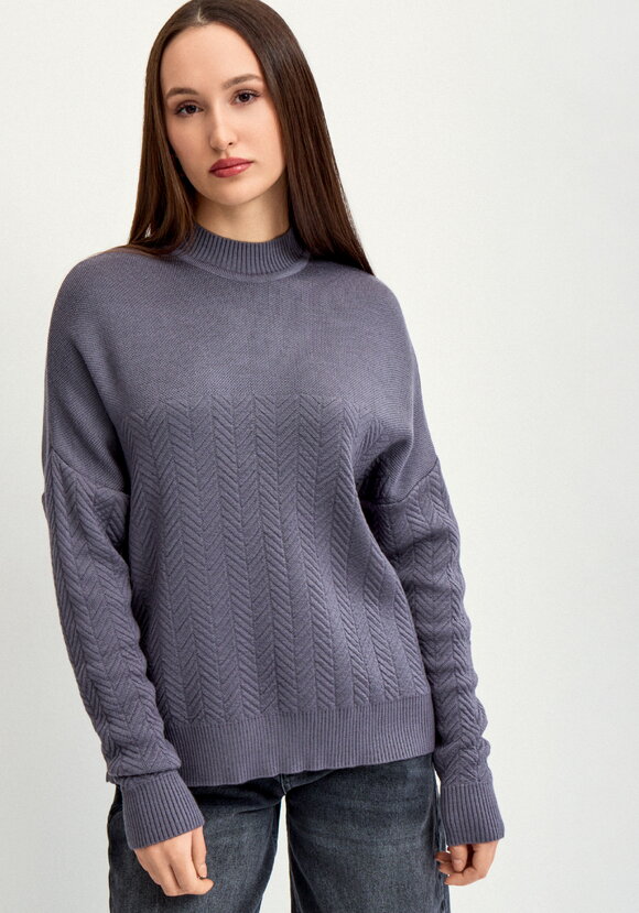 Джемпер с горлом и со спущенным плечом шир.  580, рис. 22