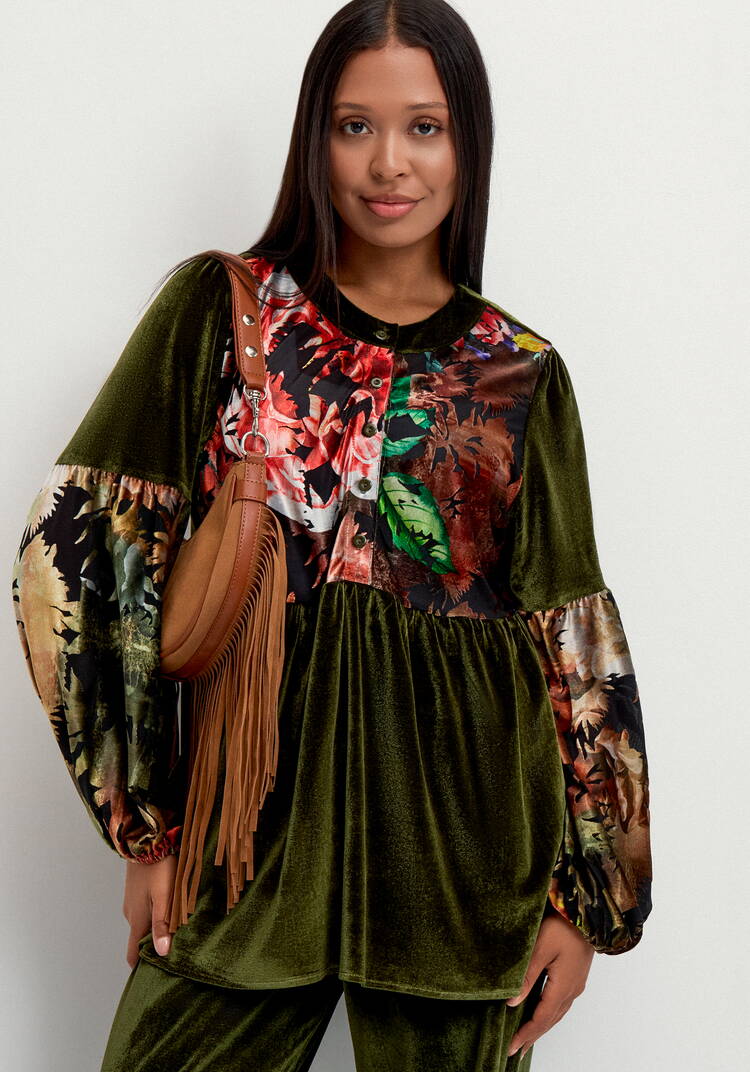 Блуза свободного кроя  с цветочными вставками шир.  750, рис. 7