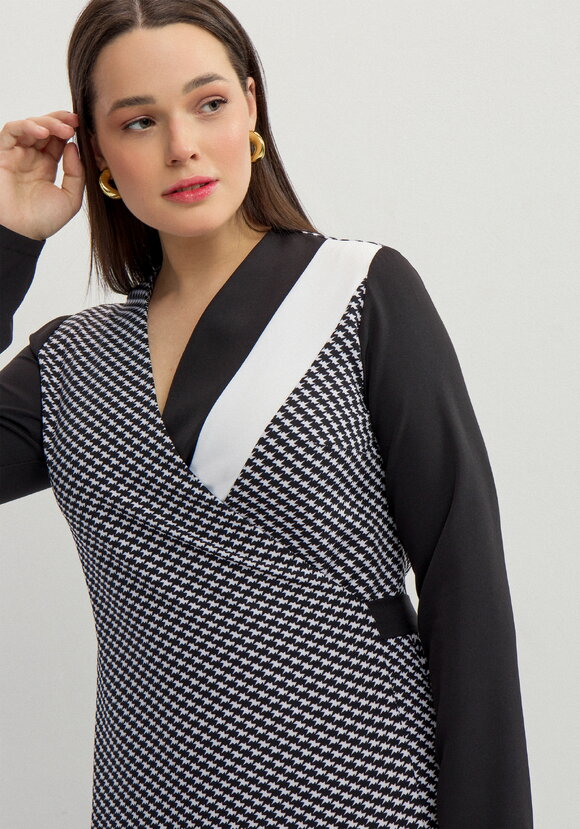 Платье на запах с V-образным вырезом шир.  580, рис. 11