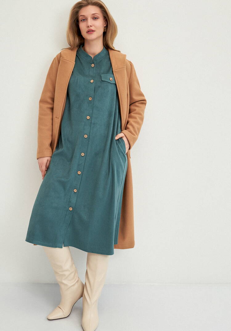 Платье-рубашка с плиссированной спинкой шир.  750, рис. 9