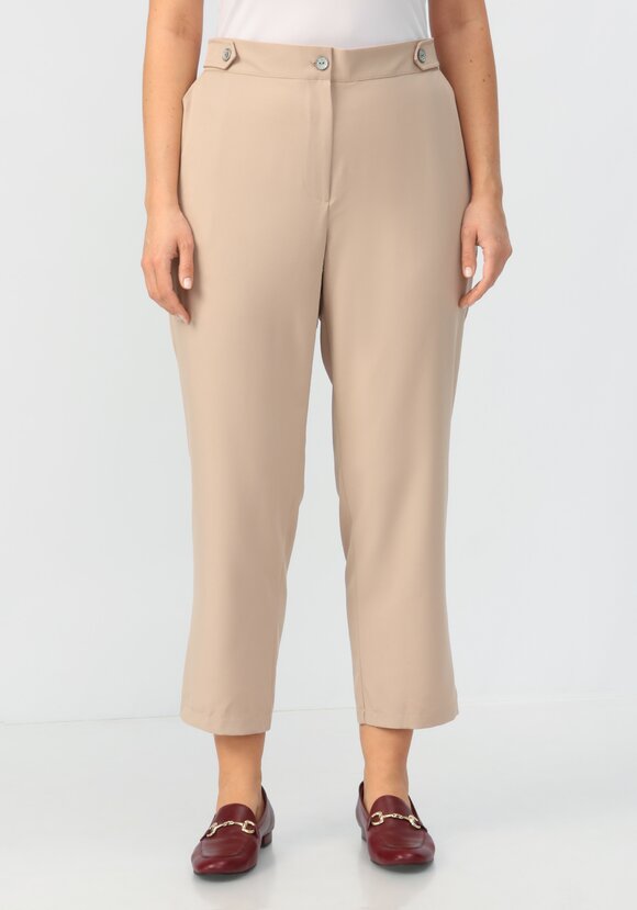 Брюки с декоративными хлястиками шир.  580, рис. 24