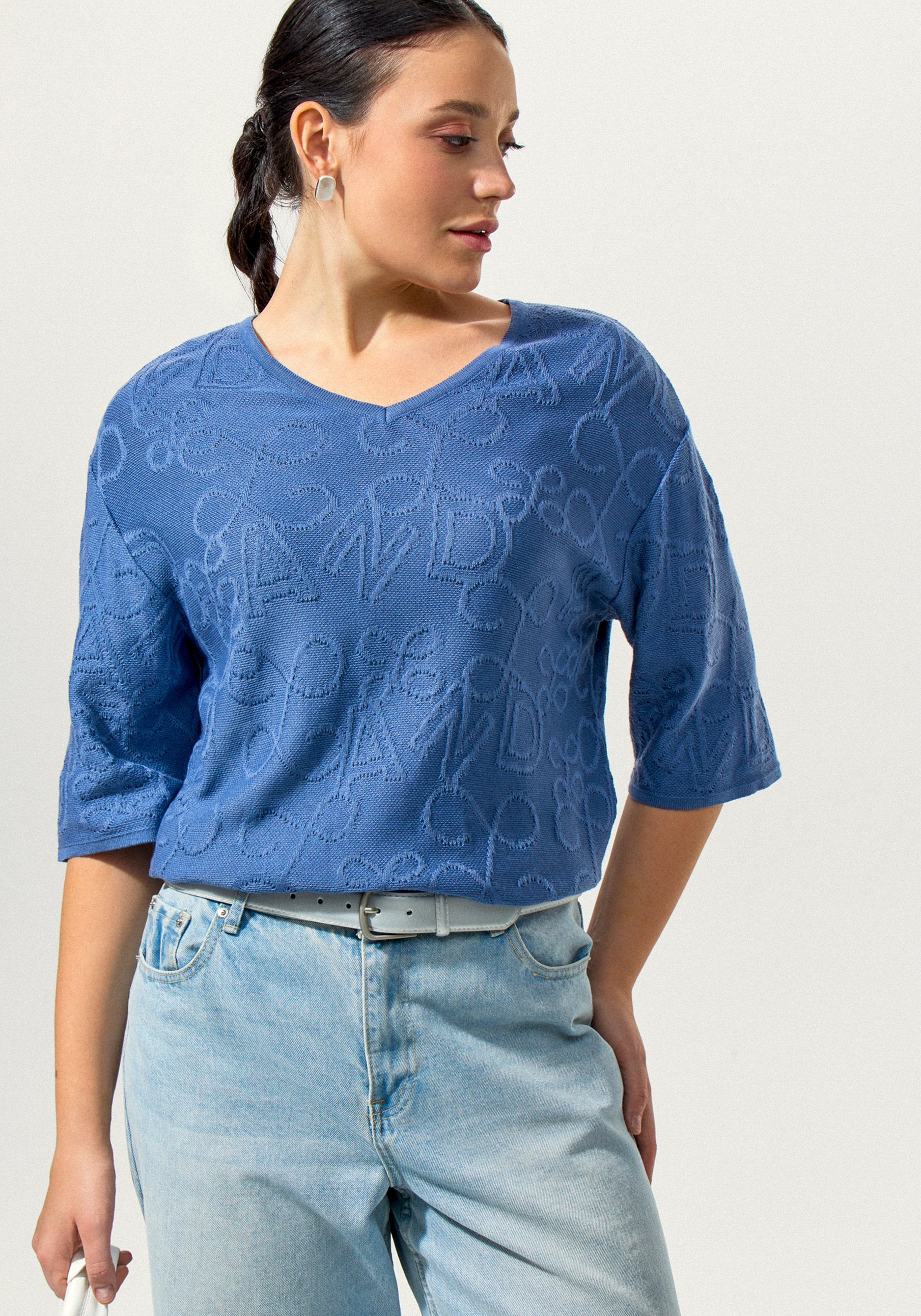 Туника с фактурным рисунком и рукавом 12 2399₽