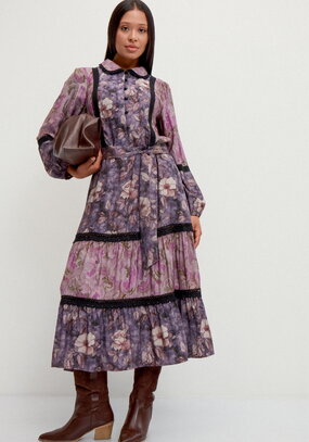 Платье с вставками кружева