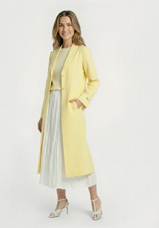 Тренч с цельнокройным воротником на пуговицах