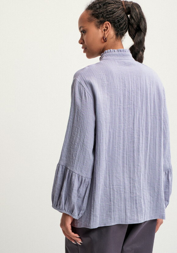 Блуза свободного кроя с рюшей по вороту шир.  580, рис. 3