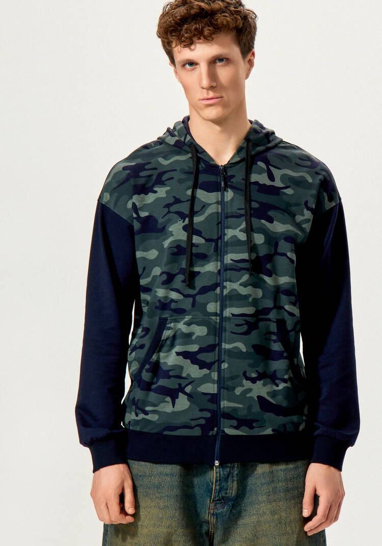 Толстовка с камуфляжным принтом и капюшоном шир.  750, рис. 4