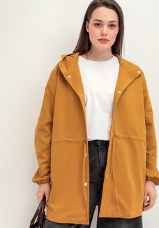 Ветровка с капюшоном и талии на кулиске