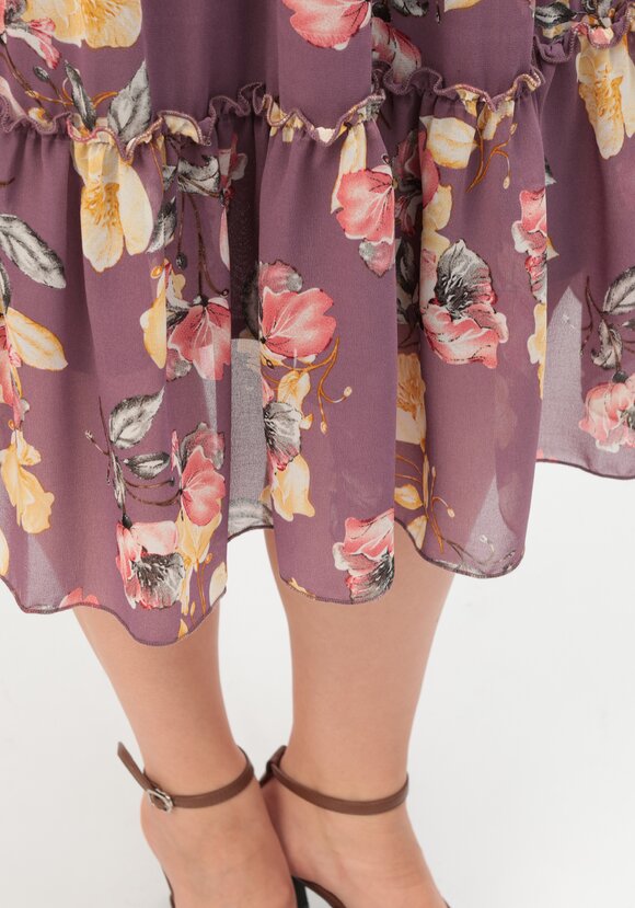 Платье с воланом по горловине шир.  580, рис. 7