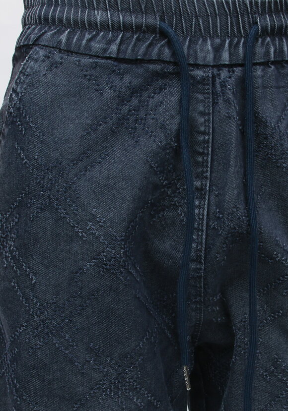 Джинсы с фактурным узором шир.  580, рис. 5