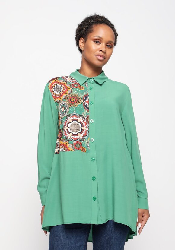 Рубашка оверсайз с декоративной отделкой шир.  580, рис. 9