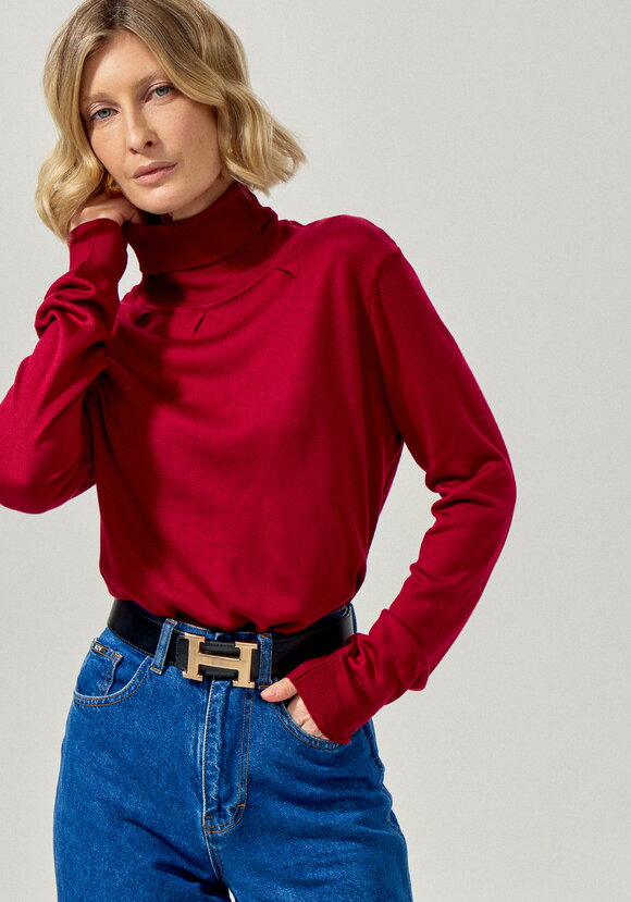 Водолазка с защипами у горловины шир.  580, рис. 11