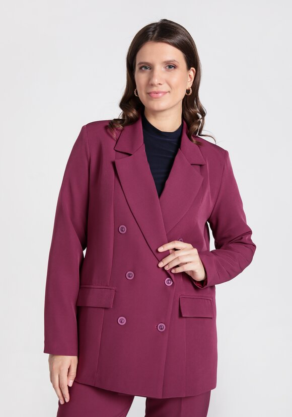 Жакет двубортный на подкладке шир.  580, рис. 39