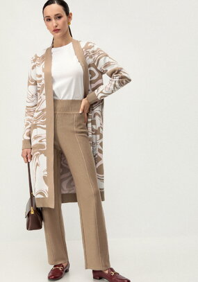 Брюки свободного кроя со стрелками