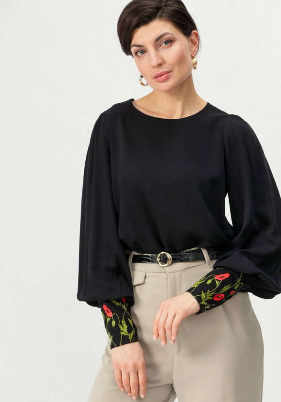 Блуза с цветочной вышивкой на манжетах шир.  580, рис. 6