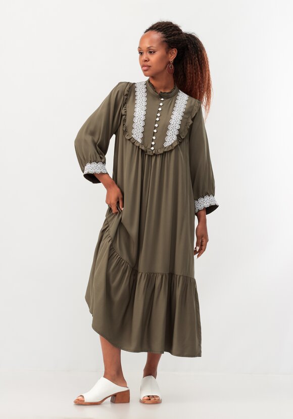 Платье с воротником-стойкой и кружевом шир.  580, рис. 8