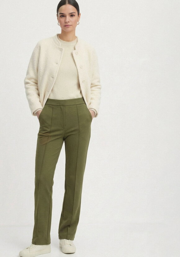 Брюки прямые cо стрелками шир.  580, рис. 32