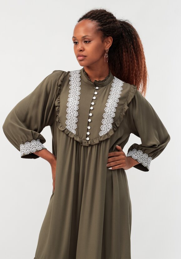 Платье с воротником-стойкой и кружевом шир.  580, рис. 2