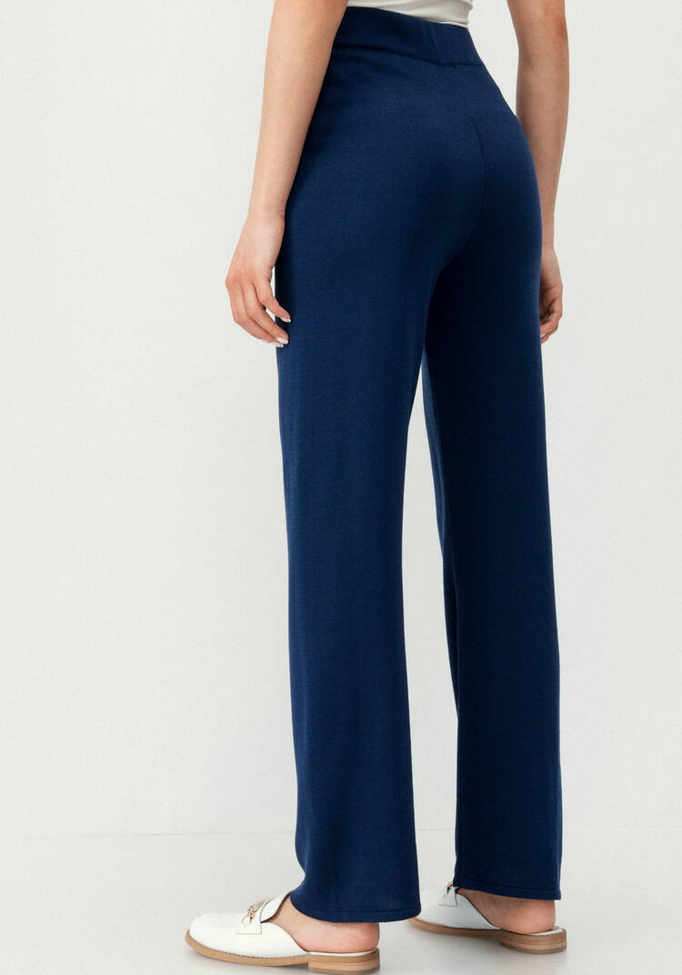 Костюм поло и брюки прямого кроя шир.  750, рис. 15