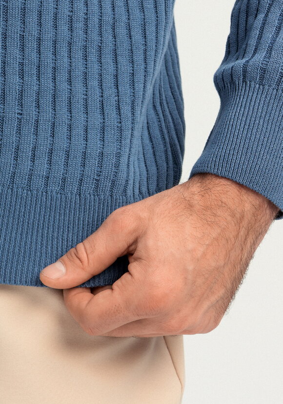 Джемпер с воротником-поло на пуговицах шир.  580, рис. 7