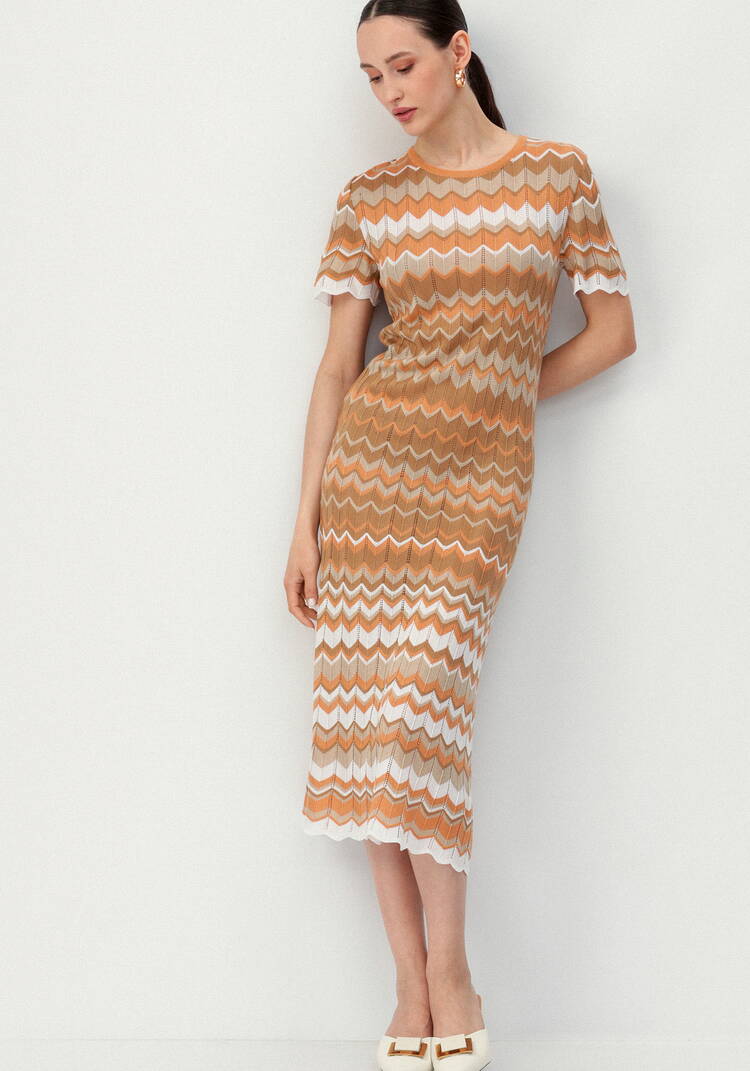 Платье с рисунком морской волны шир.  750, рис. 10