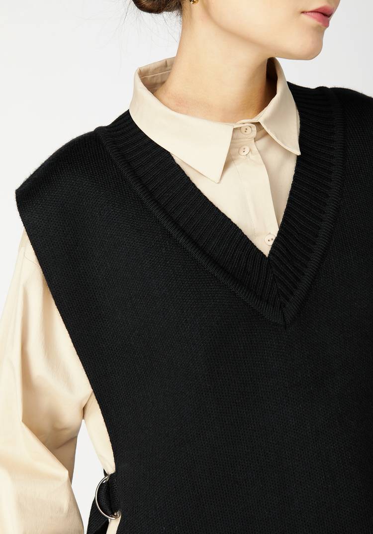 Жилет женский с боковыми хлястиками шир.  750, рис. 3