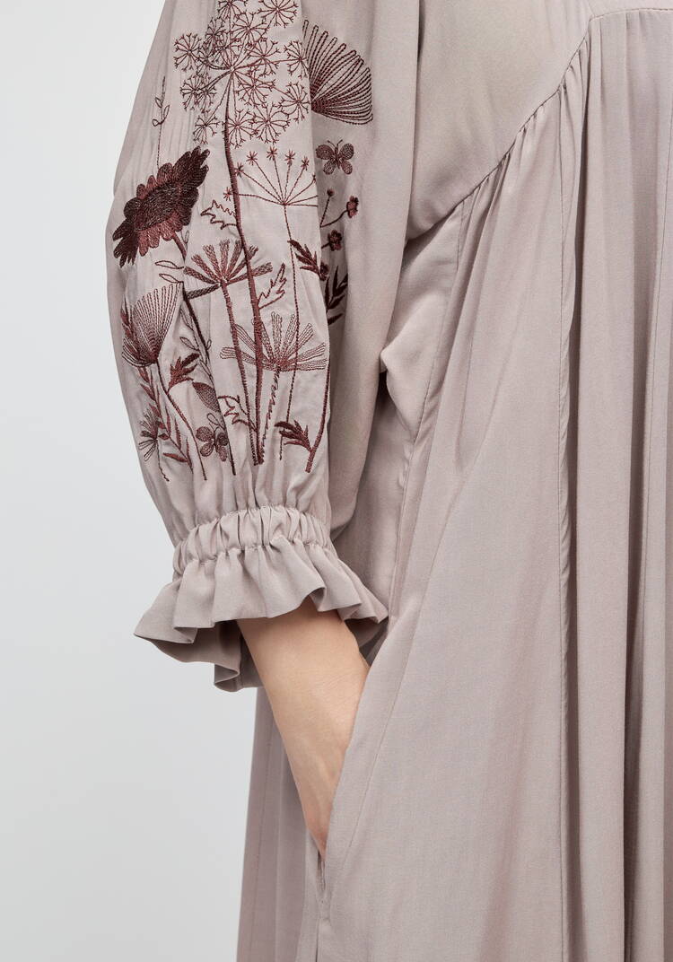 Платье свободного кроя с отрезным лифом шир.  750, рис. 17