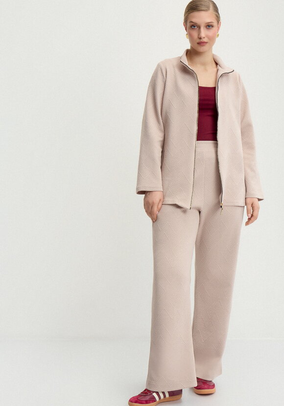 Брюки с фактурным принтом прямые шир.  580, рис. 6