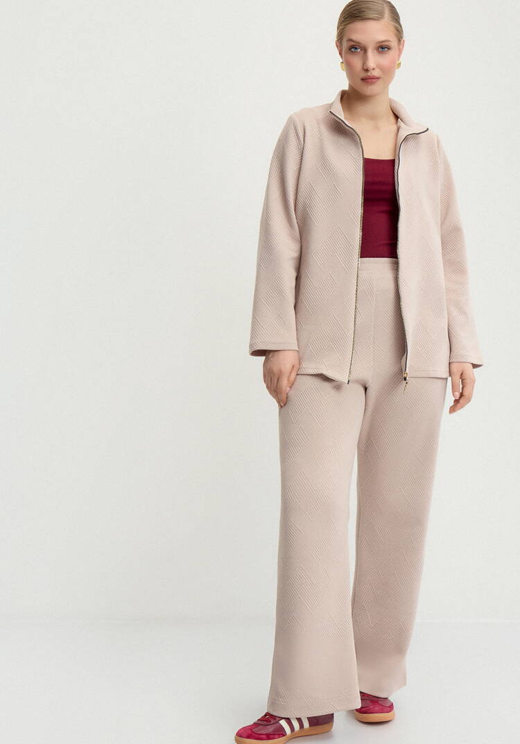 Брюки с фактурным принтом прямые шир.  750, рис. 6