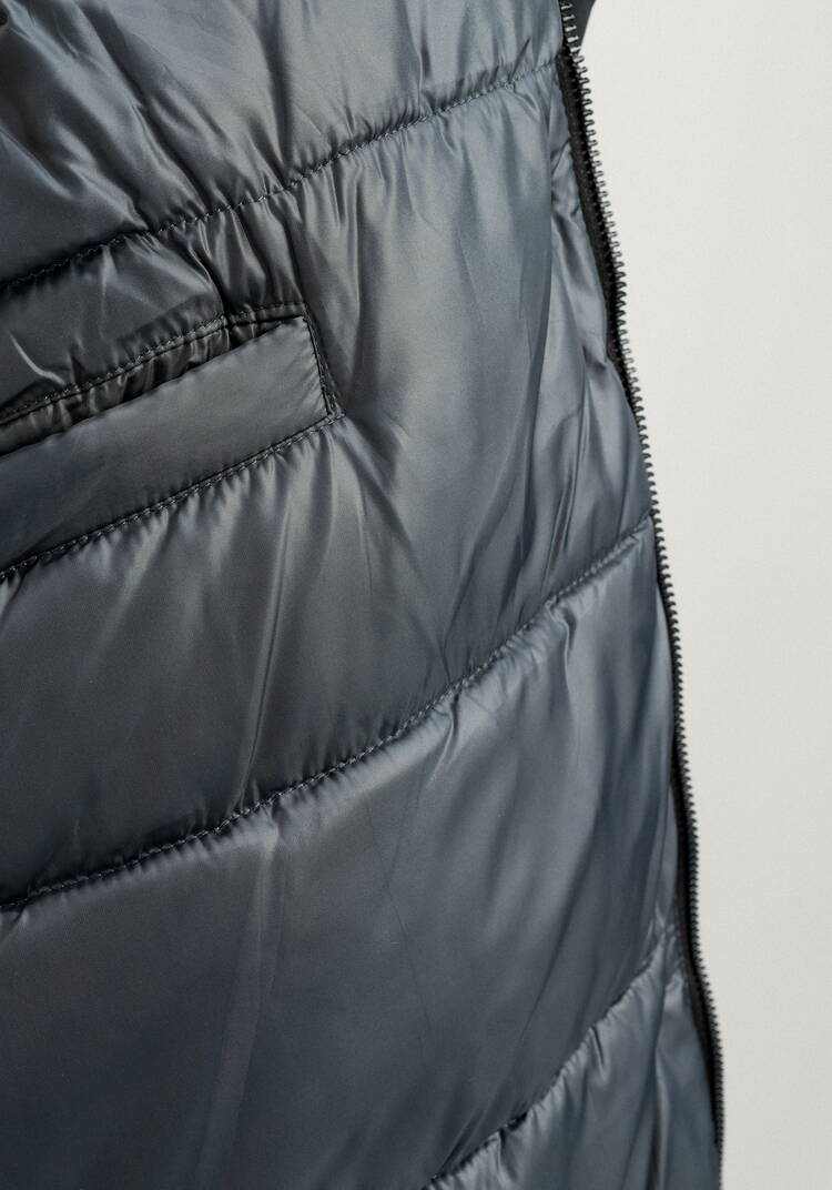 Куртка с меховым капюшоном на молнии шир.  750, рис. 17