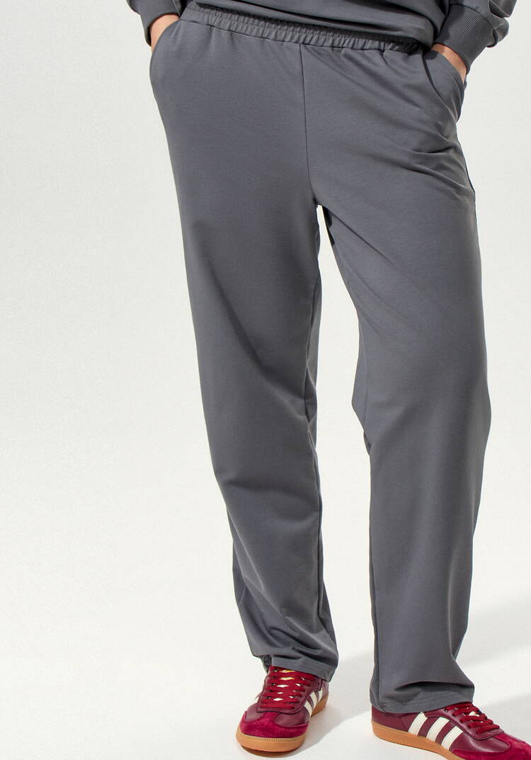 Костюм из брюк и свитшота с принтом на  груди шир.  750, рис. 3