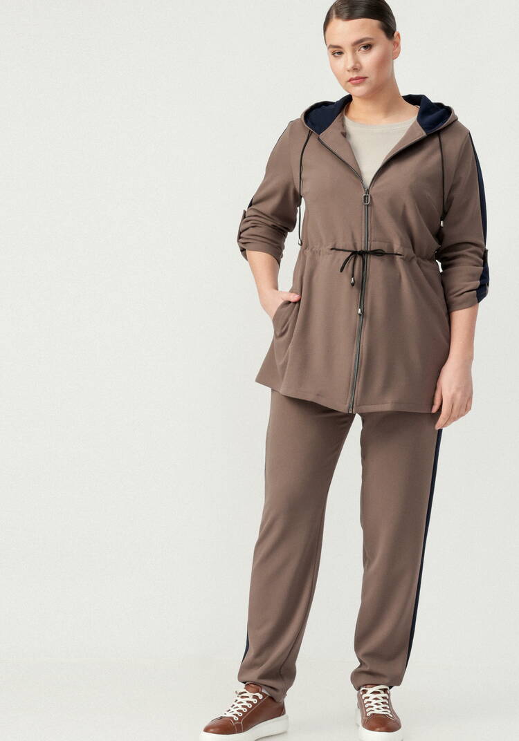 Костюм спортивный (брюки и ветровка) шир.  750, рис. 35